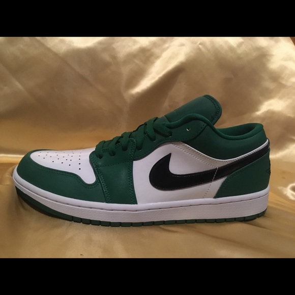 Jordan 1 Low Pine Green Size 13 W 11.5 M - Picture 2 of 5